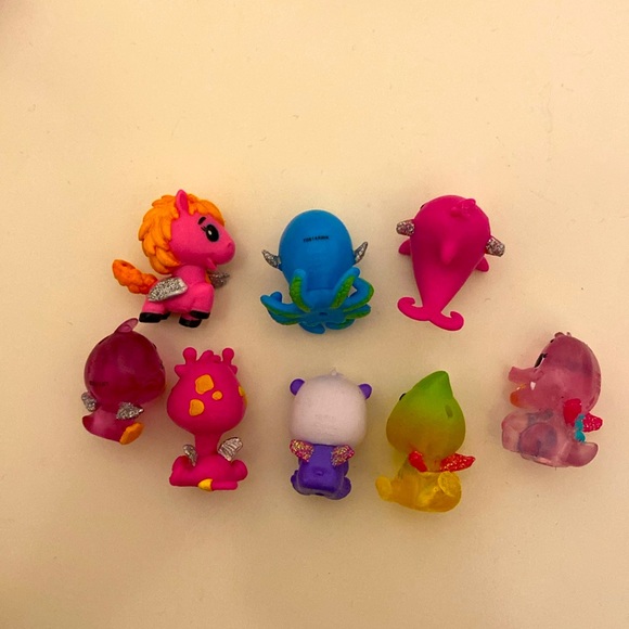 (8) Hatchimals Mini Collectibles + Pink Hatchimal nest+ Roblox Policeman Toy - Picture 5 of 16